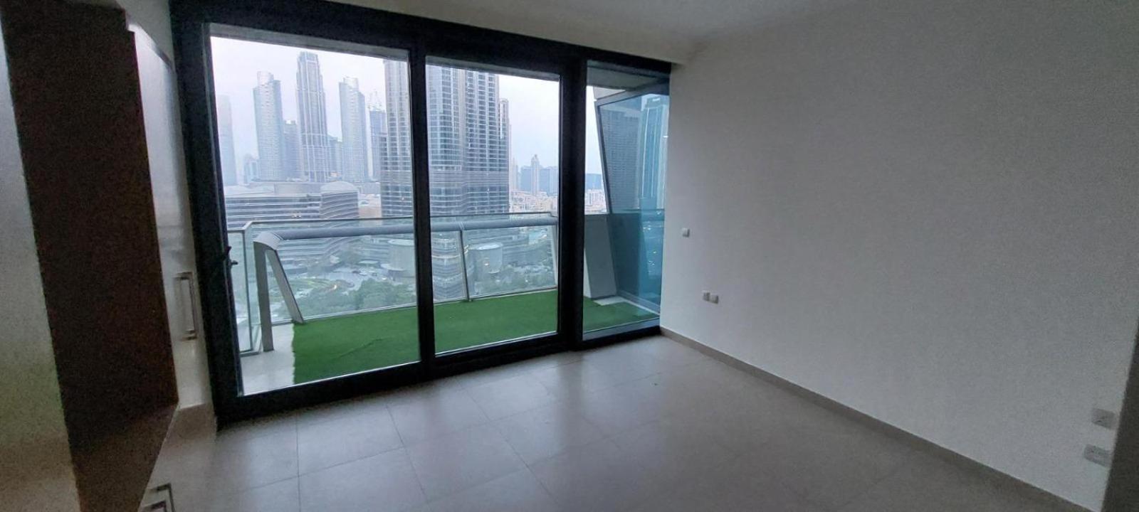 Burj View Vista Beautiful Apartment In Downtown Dubái Exterior foto